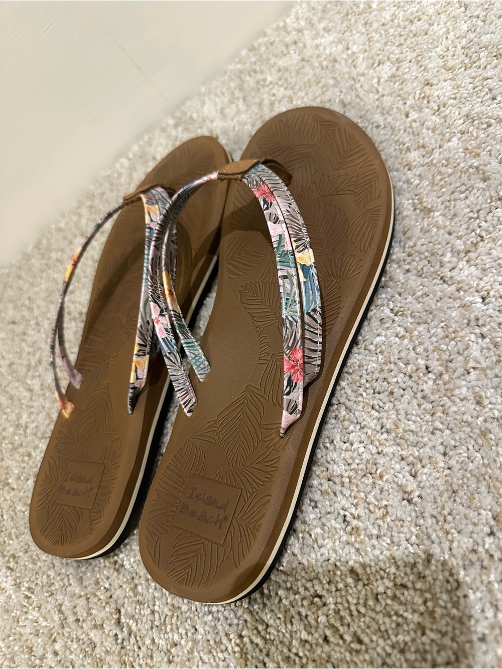 Island Beach Women's Brown Floral Strap Flip Flops - Picture 2 of 5